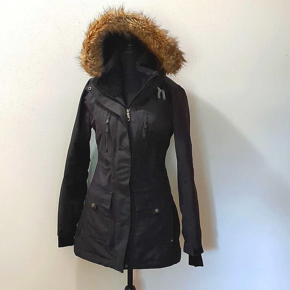 PWDR Room Woman's Coat